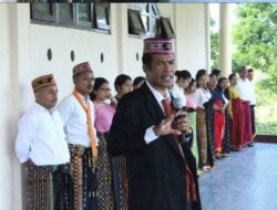 Kepemimpinan Visioner: Yasintus Ratu Antarkan SMPN 11 Ruteng Raih Akreditasi A