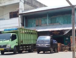 Aktivitas Bongkar-Muat Ganggu Ketertiban di Pertokoan Reo: Kecamatan Dinilai Lalai Awasi, Legalitas IMB Ikut Dipertanyakan