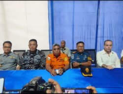 Konferensi pers Kepala KSOP Labuan Bajo:  SPB KM Putri Sahkina Terbit Saat Perkiraan Cuaca BMKG Aman dan Sesuai Prosedur