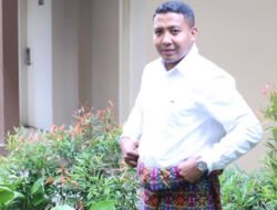 Cetak SDM Unggul, Pemkab Sikka Salurkan Beasiswa untuk Mahasiswa Berprestasi