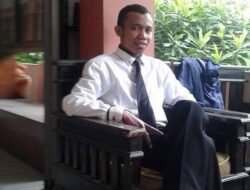 Catatan Awal Tahun: Yohanes Oci dan Ingatan tentang Desa, Pendidikan, dan Negara