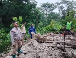 Rumah Warga di Mbeliling Runtuh Diterjang Cuaca Ekstrem, Polisi dan Warga Bergerak Cepat