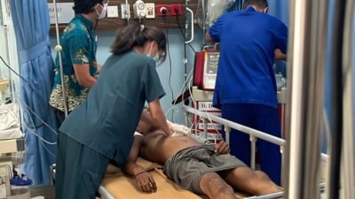 Tragedi di Pelabuhan Wae Kelambu: Pemuda Tenggelam Saat Mandi di Laut, Jenazah Dievakuasi Polisi