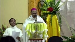 Malam Paskah di Reo: Mgr. Siprianus Hormat Ajak Umat Jadikan Diri “Galilea” yang Hidup