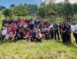 Tangis Haru Ratusan Umat Stasi Paje Warnai Prosesi Jalan Salib Mahasiswa UNIKA Ruteng