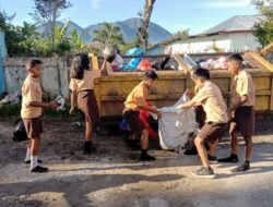 Wujudkan Ruteng Kota Molas, Paroki Karot Pimpin Gerakan Peduli Sampah Sejak Usia Dini