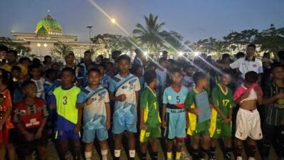 Bangkit dari Derbi, SDK Santa Familia Amankan Podium Tiga: Sentuhan Tenang Sang Libero Jadi Nafas Permainan di Momen Krusial