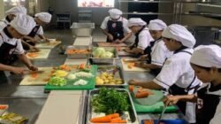Cetak SDM Unggul, Prodi D3 Perhotelan Politeknik eL Bajo Commodus Gelar Pelatihan Hospitality