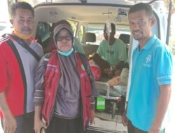 Penyuluh Kemenag Manggarai Timur Alih Peran Jadi Sopir Ambulans Bantu Korban Gempa Sambi Rampas