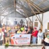 Serap Aspirasi Warga, Vinsensius Pata dan Paulus Yorit Poni Salurkan Bantuan di Kaju Wangi