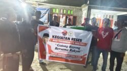 Reses di Desa Kaju Wangi, Yorit Poni Salurkan Alat Perontok Padi untuk Kelompok Tani Muda Golo Lebo
